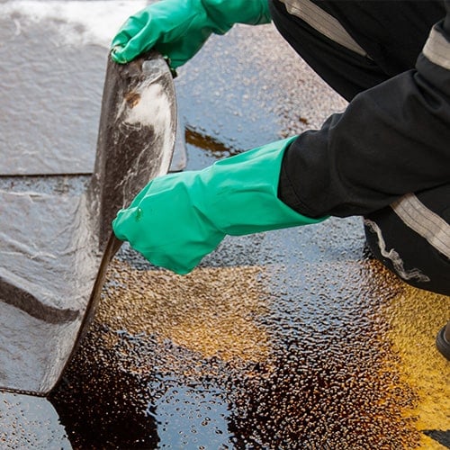 Emergency Response & Spill Management Emergency Response & Spill Management