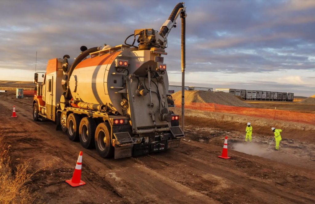 Hydrovac Excavation for Oil & Gas Projects